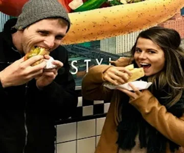 Chicago: Guided Food Tour + Bike or Kayak Rental